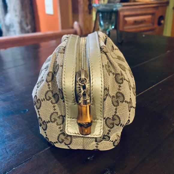 ❌SOLD❌💙AUTH GUCCI COSMETIC POUCH EUC 💙 - Picture 2 of 12